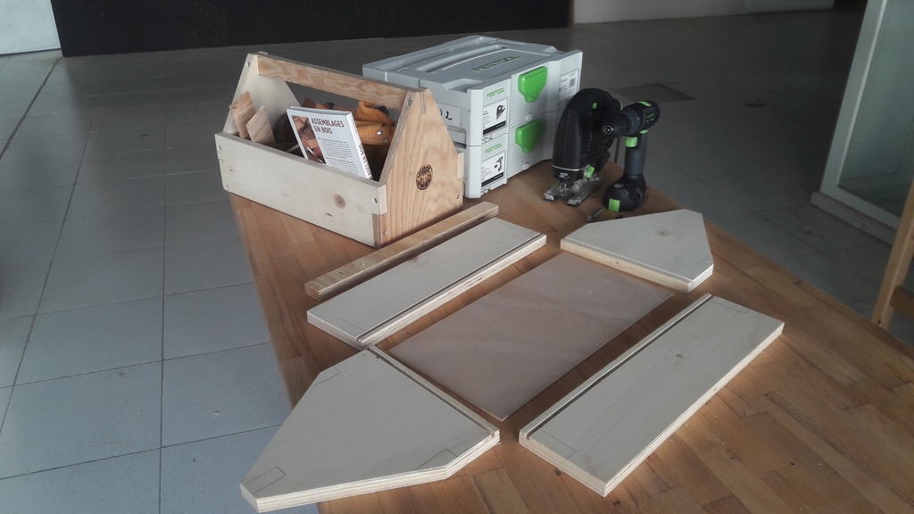 Atelier > Caisse à outils